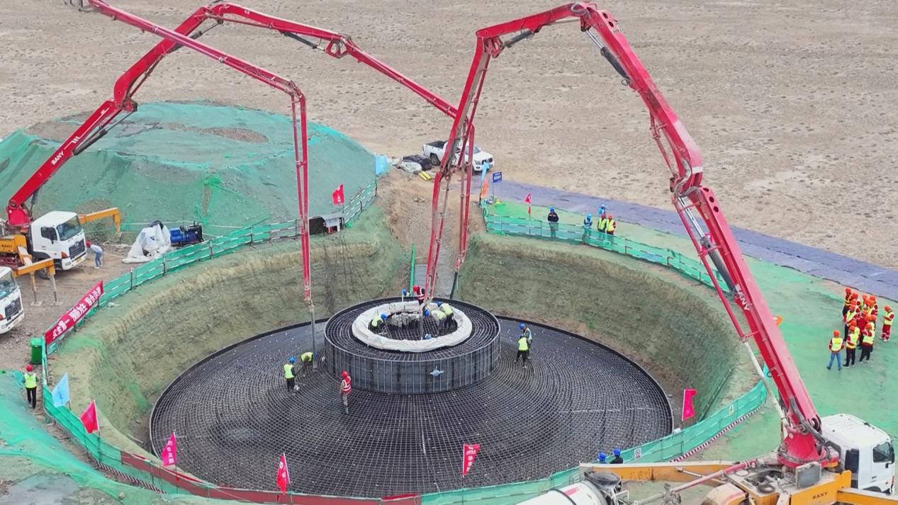 ͼΪ��ȦΪ�Ķ���ľ��100��ǧ�߷����Ŀ���ھ���װ��������������������