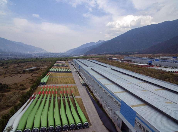 ��ɽ����70���� �� �۽������桱��׼��������ƴ���ɽ��ȫ�ƽ���������