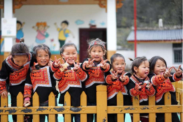 ��ɽ����70���� �� �۽������桱��׼��������ƴ���ɽ��ȫ�ƽ���������