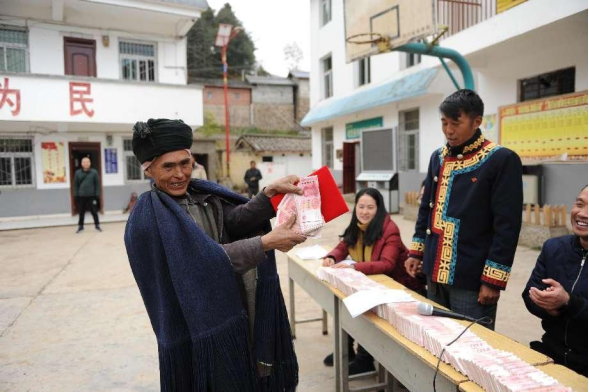 ��ɽ����70���� �� �۽������桱��׼��������ƴ���ɽ��ȫ�ƽ���������