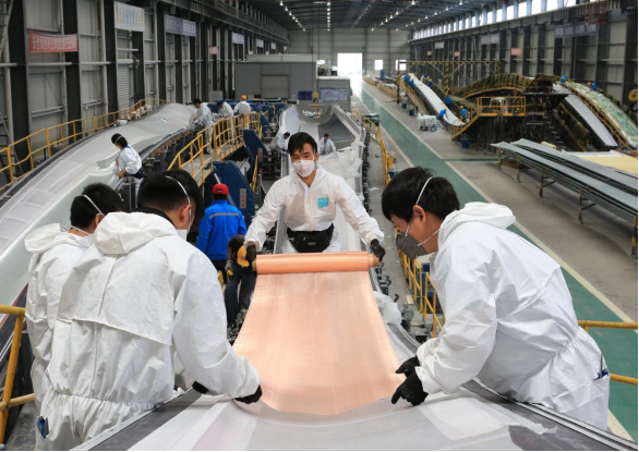 ��ɽ����70���� �� �۽������桱��׼��������ƴ���ɽ��ȫ�ƽ���������